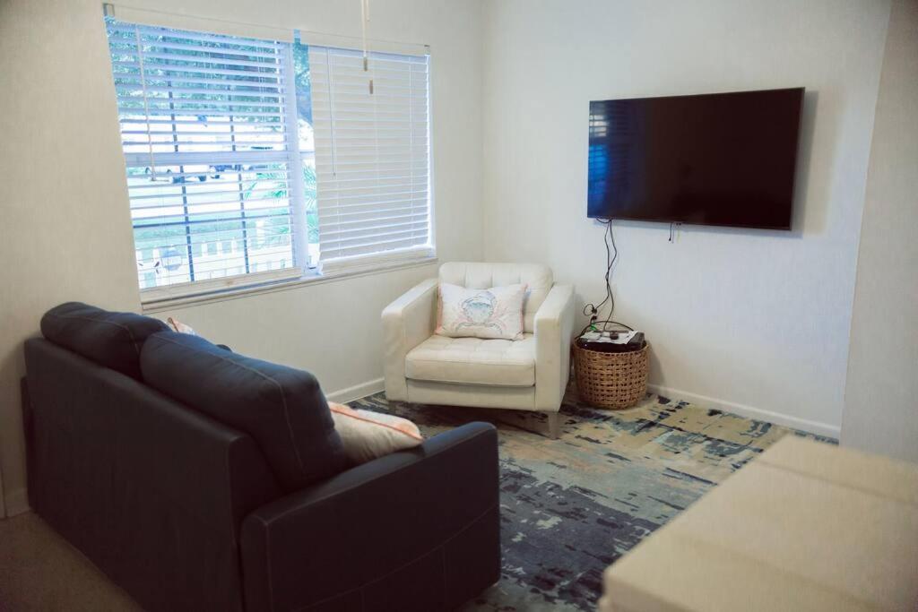Charming Home, Minutes From The Beach Vero Beach Exteriör bild