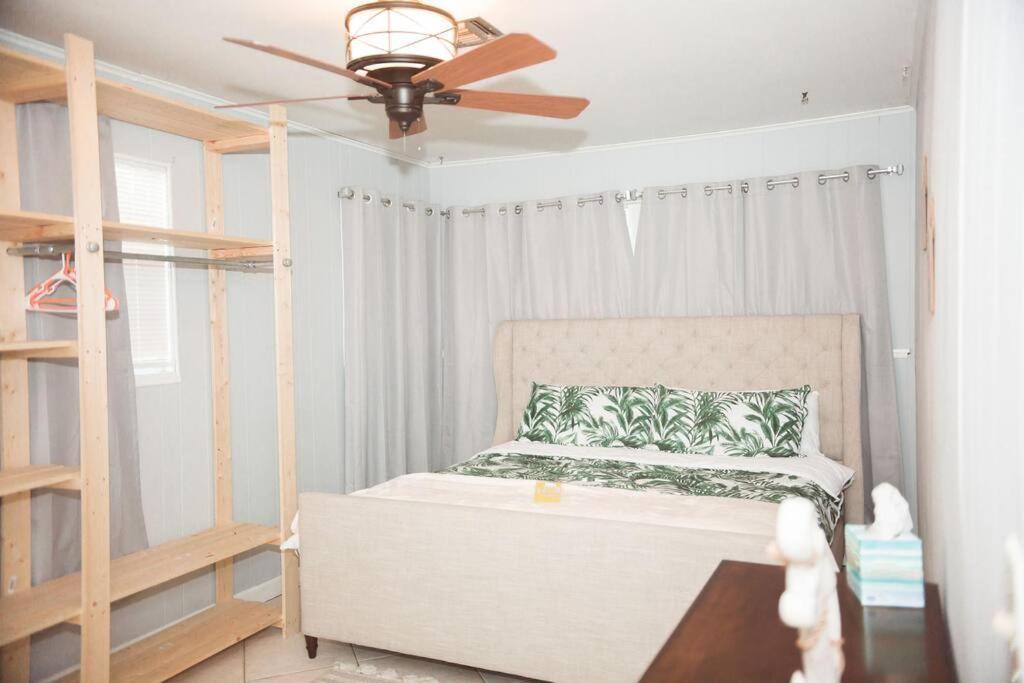 Charming Home, Minutes From The Beach Vero Beach Exteriör bild