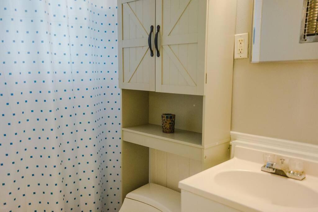 Charming Home, Minutes From The Beach Vero Beach Exteriör bild