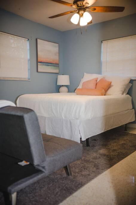 Charming Home, Minutes From The Beach Vero Beach Exteriör bild
