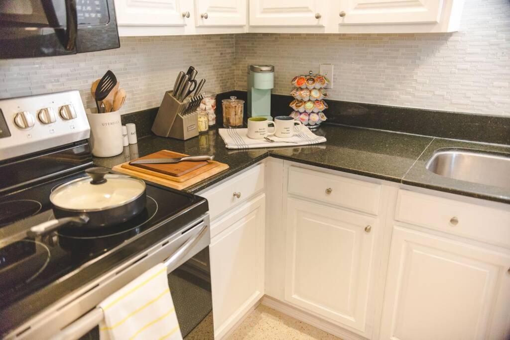 Charming Home, Minutes From The Beach Vero Beach Exteriör bild