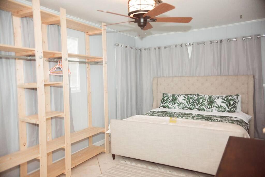 Charming Home, Minutes From The Beach Vero Beach Exteriör bild